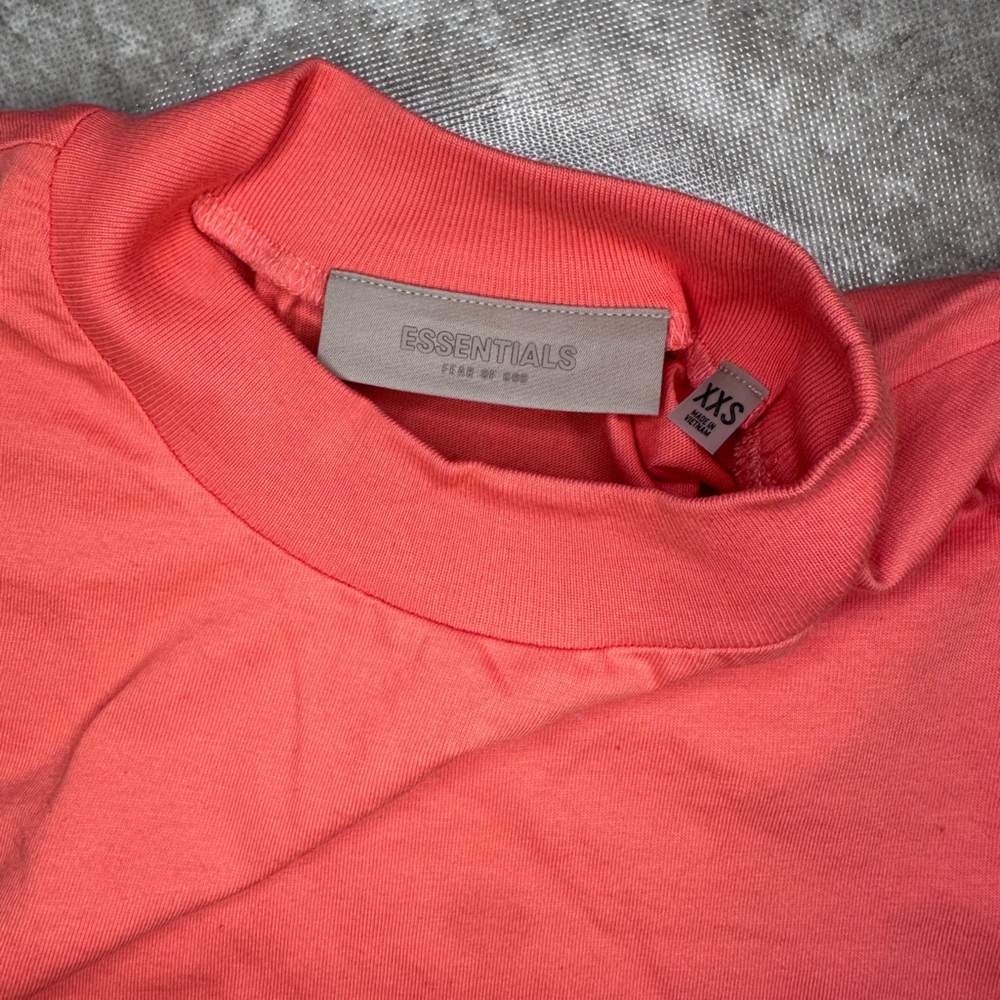 ESSENTIALS Logo T-Shirt - Picture 3 of 4